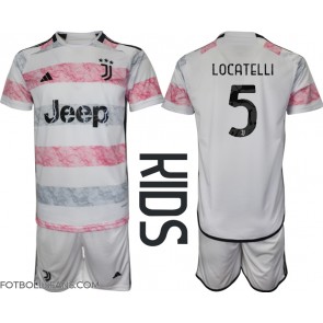 Juventus Manuel Locatelli #5 Replika Bortatröja Barn 2023-24 Kortärmad (+ Korta byxor)